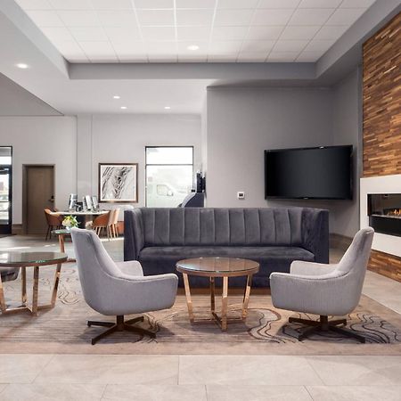 Delta Hotels By Marriott Fargo Esterno foto