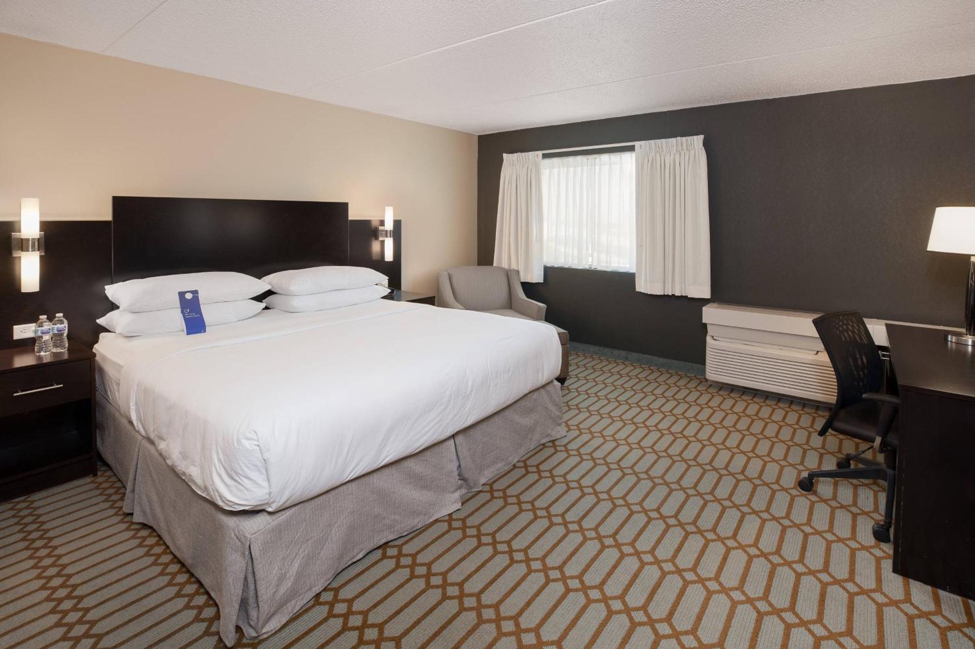 Delta Hotels By Marriott Fargo Esterno foto