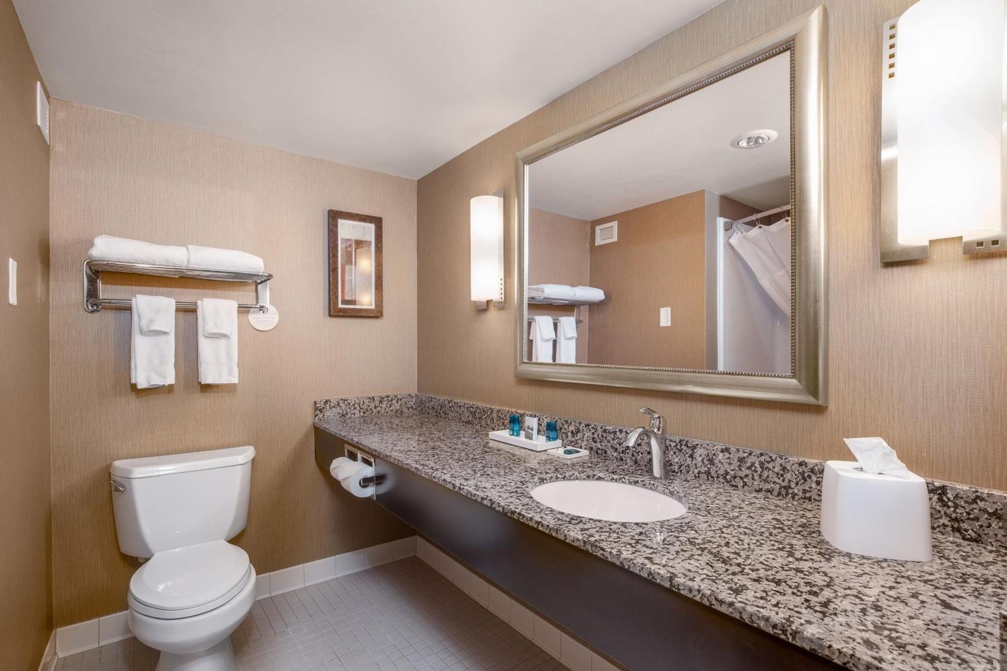 Delta Hotels By Marriott Fargo Esterno foto