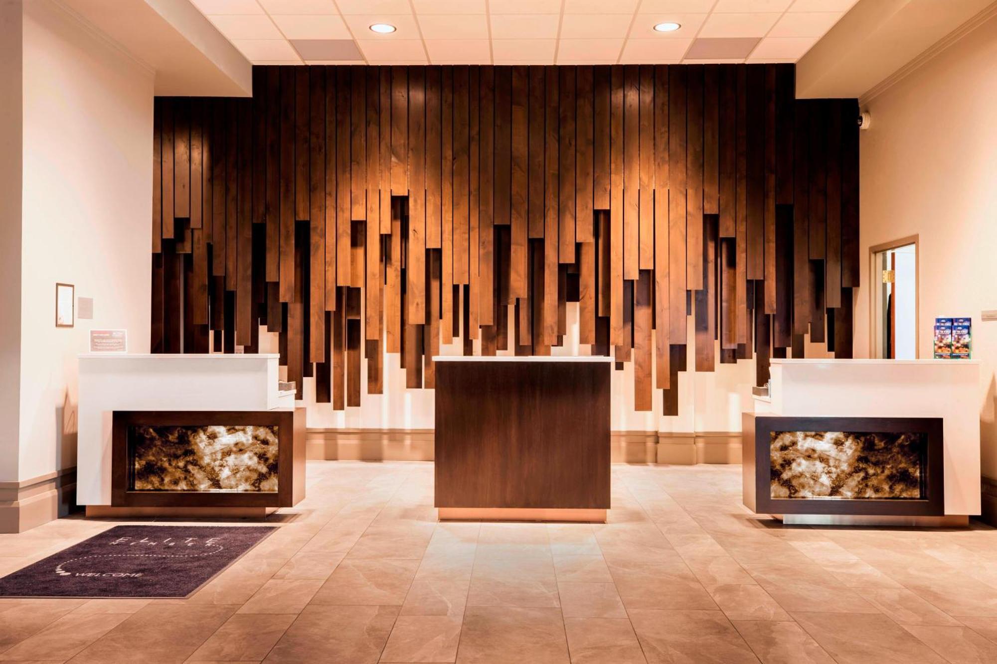 Delta Hotels By Marriott Fargo Esterno foto