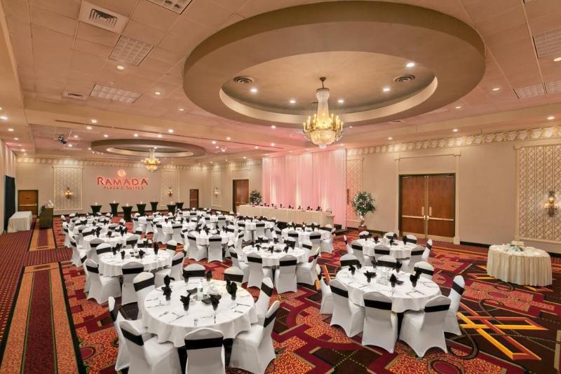 Delta Hotels By Marriott Fargo Esterno foto