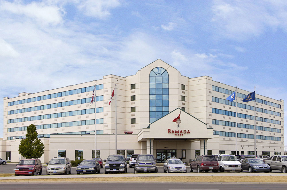 Delta Hotels By Marriott Fargo Esterno foto